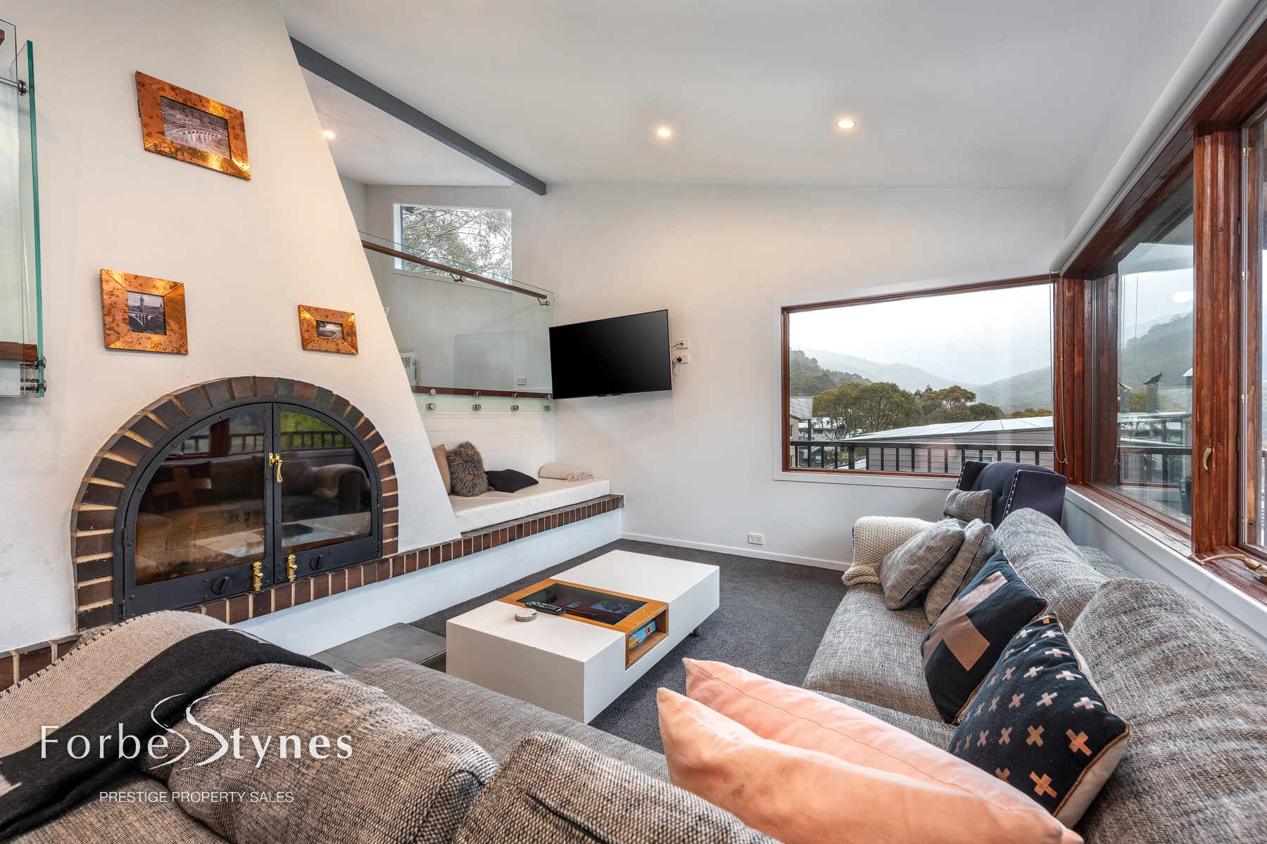 Sashas Penthouse, Thredbo – Two Bedroom Apartment – Guide: $845k