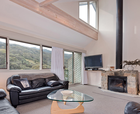 Melaleuca – Exceptional Two Bedroom and Loft Central Ski Chalet