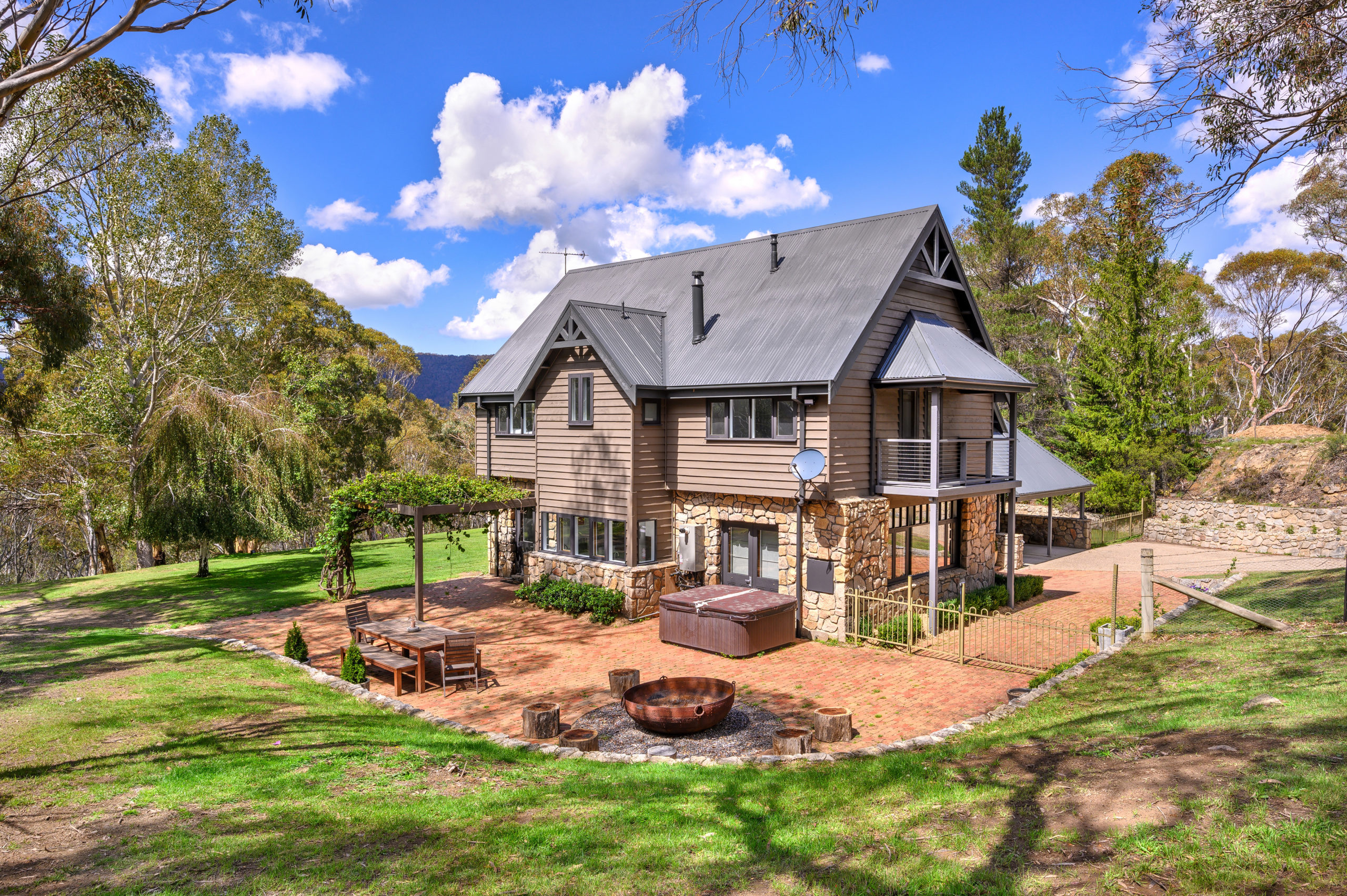 Shortgate on Alpine Way 3.2 Acres Guide 2,000,000 FSRE Snowy Mountains Jindabyne