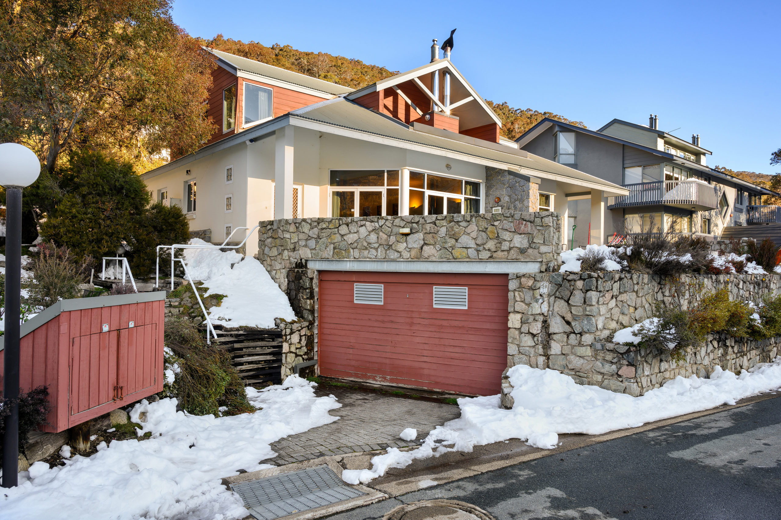 Stunning 4 Bedroom Property In Prime Location Offers Invited Over 2 8 Million Forbes Stynes Prestige Property Sales Snowy Mountains Real Estate Thredbo Village