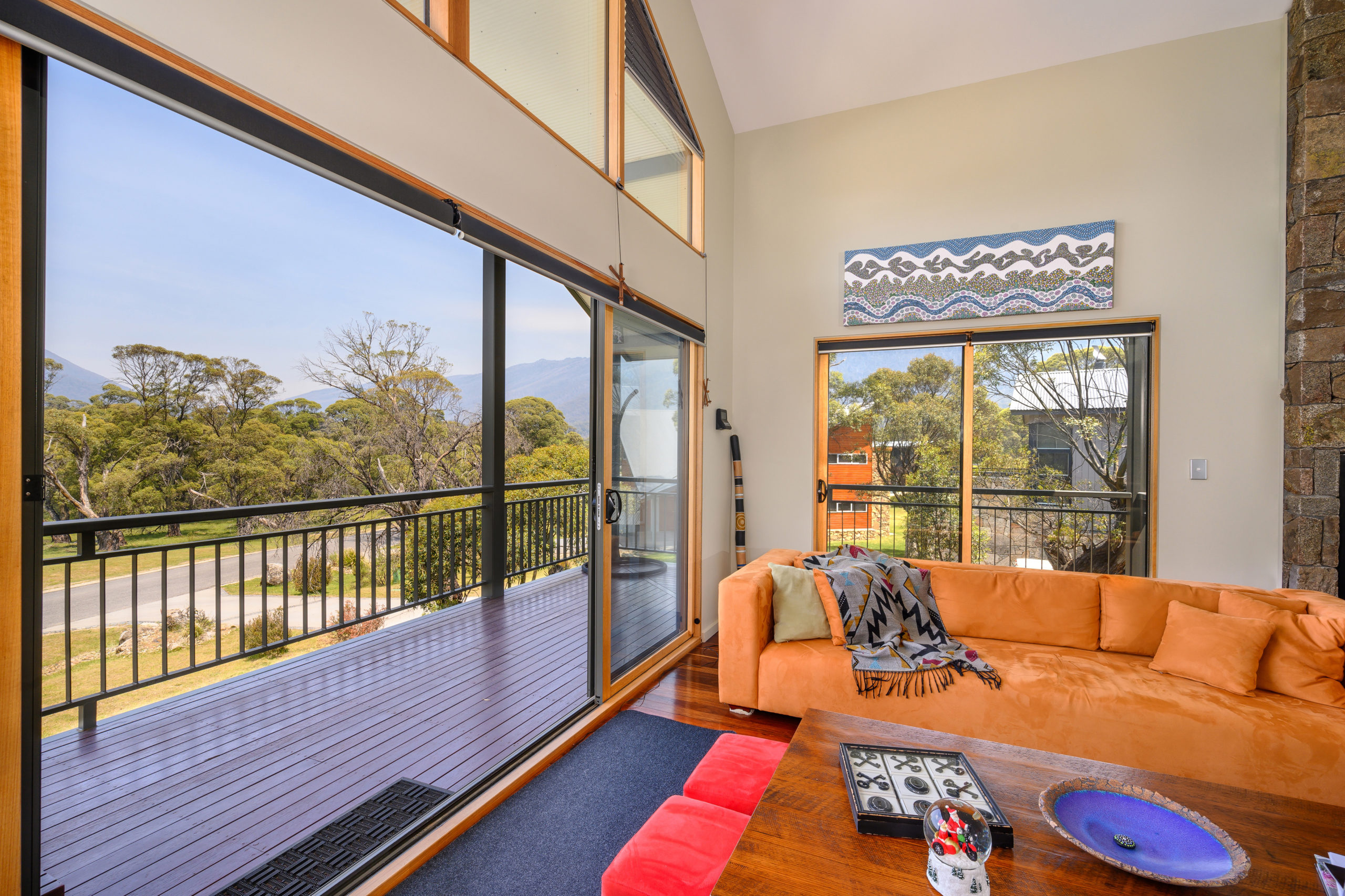 Luxurious Three Bedroom and Loft Family Home with Spectacular views up Thredbo Valley – $1,500,000