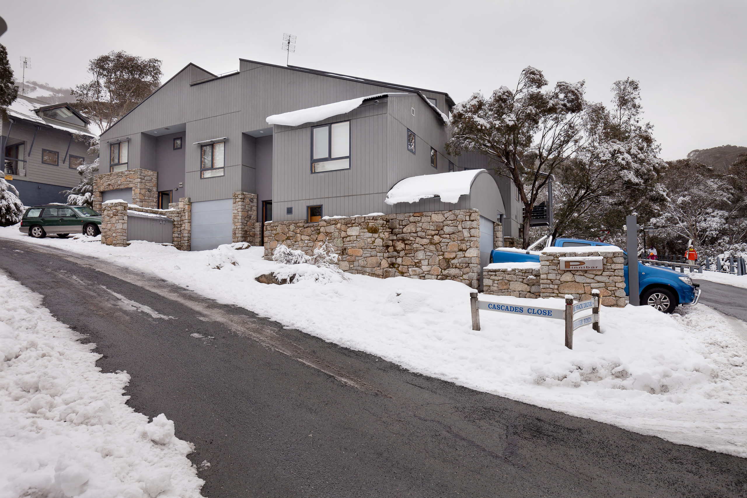 Thredbo, Large Two Bedroom and Loft Ski Chalet in Small Complex of