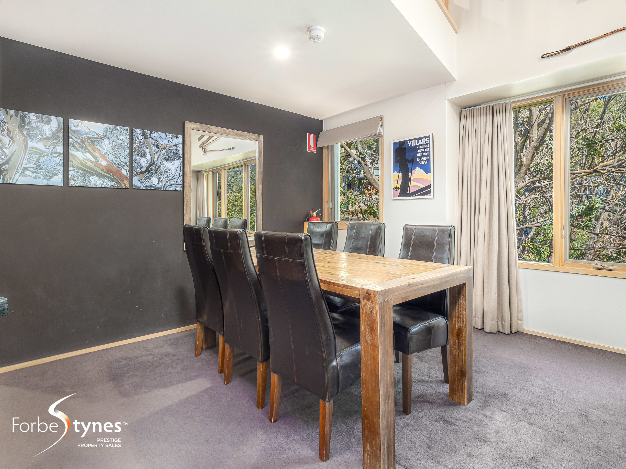 Lhotsky 4 – Central, large alpine apartment, nestled amongst the alpine snow gums with stunning north mountain views. – EOI Over $2.1M